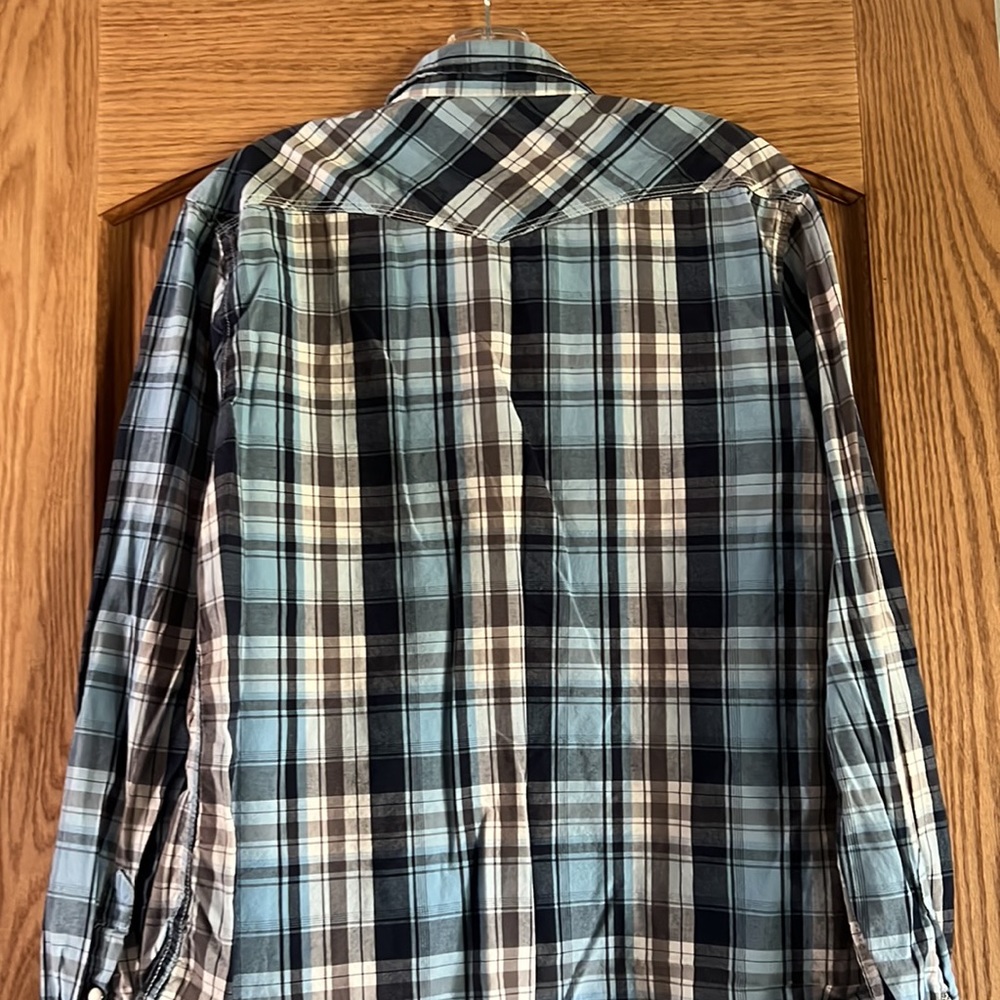 Size medium button down top - Picture 7 of 7